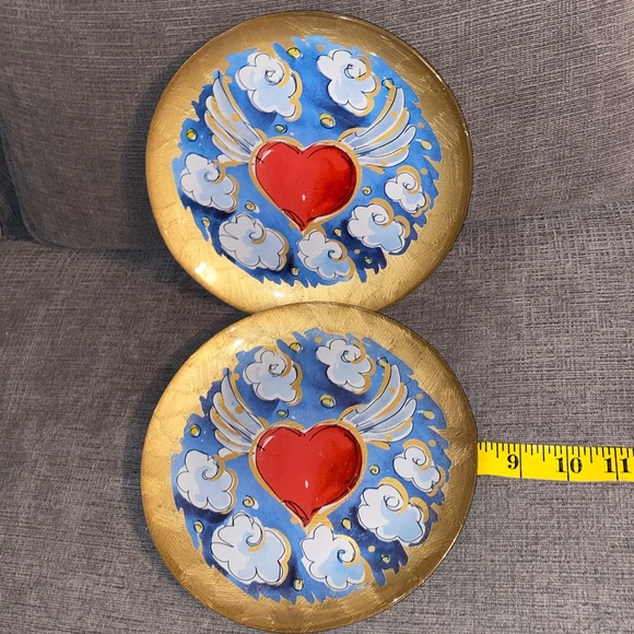 Pair of GUC No Chips Cracks Reverse Painted Flying Heart Round Glass Dish Plate - Picture 7 of 7